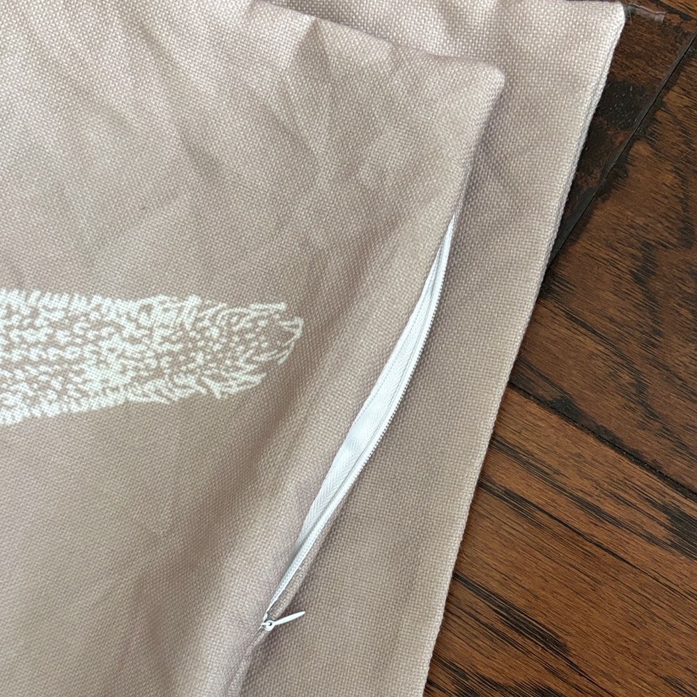 Starfish Print Beige Pillow Cover - Picture 2 of 2